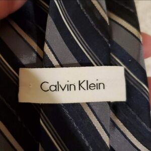 VTG Calvin Klein grayish blue diagonal striped men's neck tie